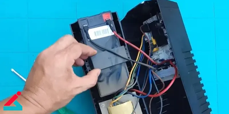 تعمیر یو پی اس ضربه خورده